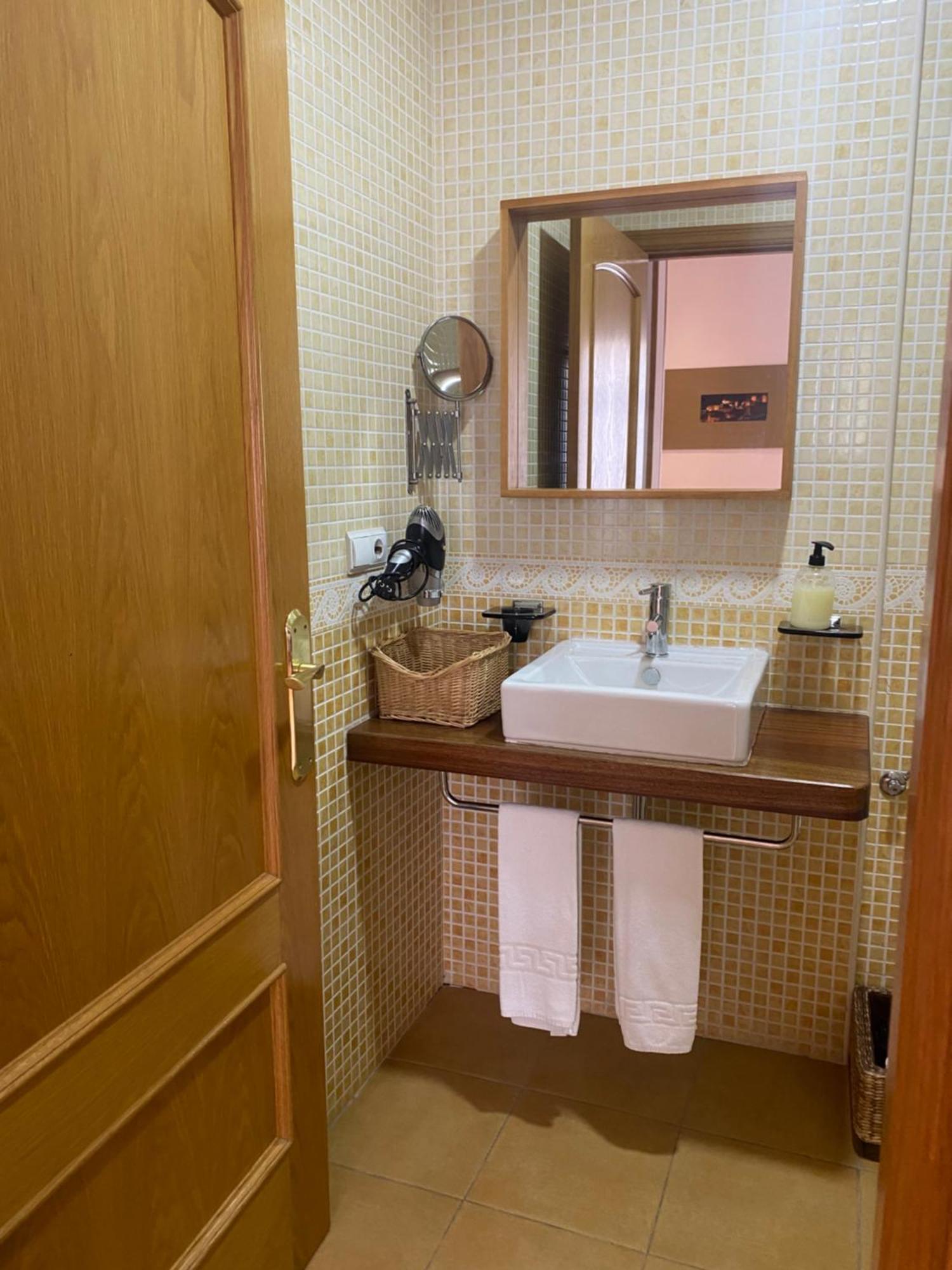 Apartamentos Caces Exteriér fotografie