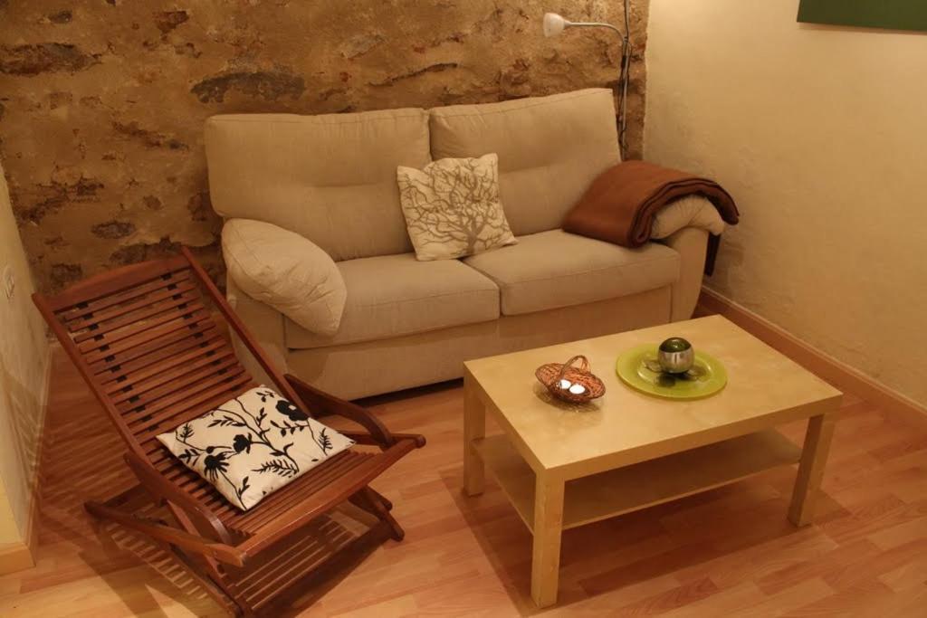 Apartamentos Caces Pokoj fotografie